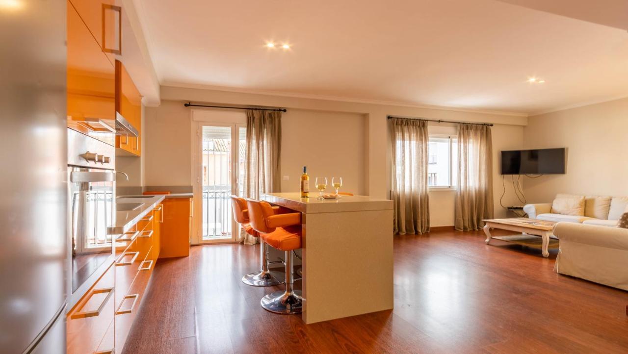 Apartamento Arenal - 3 Habitaciones Seville Luaran gambar