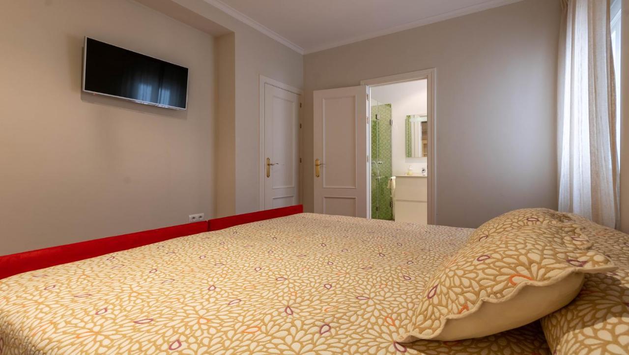 Apartamento Arenal - 3 Habitaciones Seville Luaran gambar